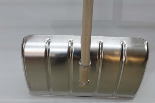 Schneeschieber Aluminium / mit Metallkante, Holzstiel